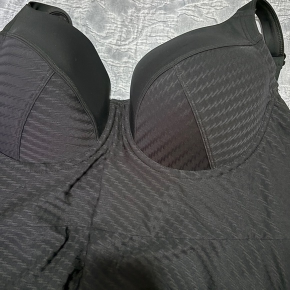 NWT Sea Swimwear brand size 40D black tankini top - Picture 2 of 5